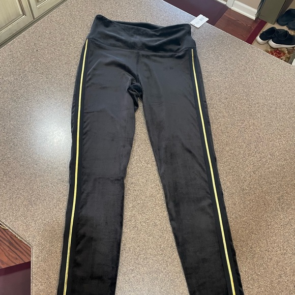 🆕 “Cut The Frills” Premium Velour Leggings with Gold Side Stripe, Size medium - Picture 3 of 8